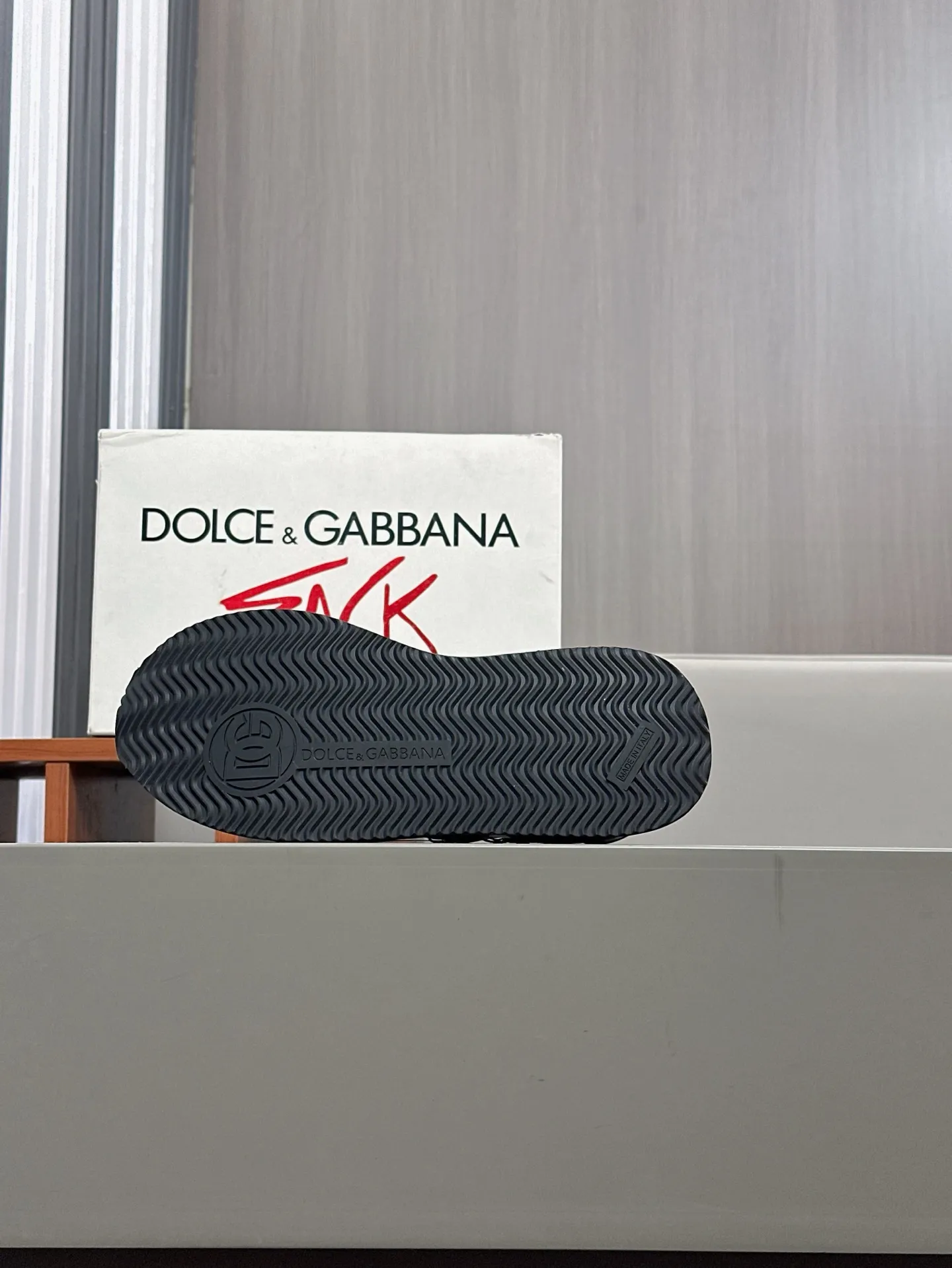 💰660••New arrivals••Dolce&Gabbana••DG✔️High-end men’s sports•casual shoes. Original goods from top counters. Original imported cowhide, multi-material splicing design ➕Imported cowhide lining, cowhide feet ➕Original T men's shoes 💰R elastic outsole.  Size: 39-44 (38, 45 customized)